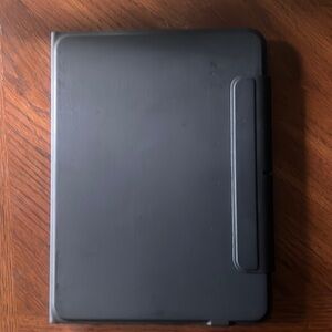 ESR. iPad Keyboard Case for iPad Pro 11/Air 5/black